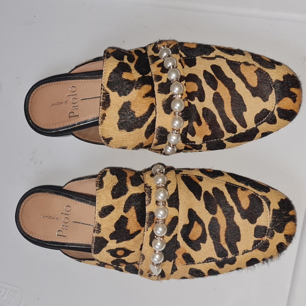 Leopard Animal Print Pearl Flats Size 5